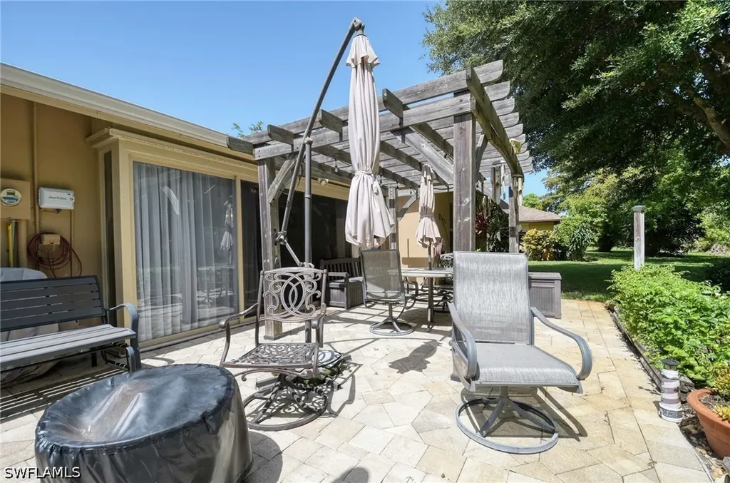 20 Maui Circle Naples FL 34112
