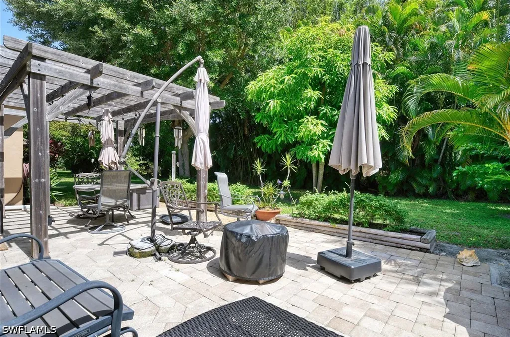 20 Maui Circle Naples FL 34112