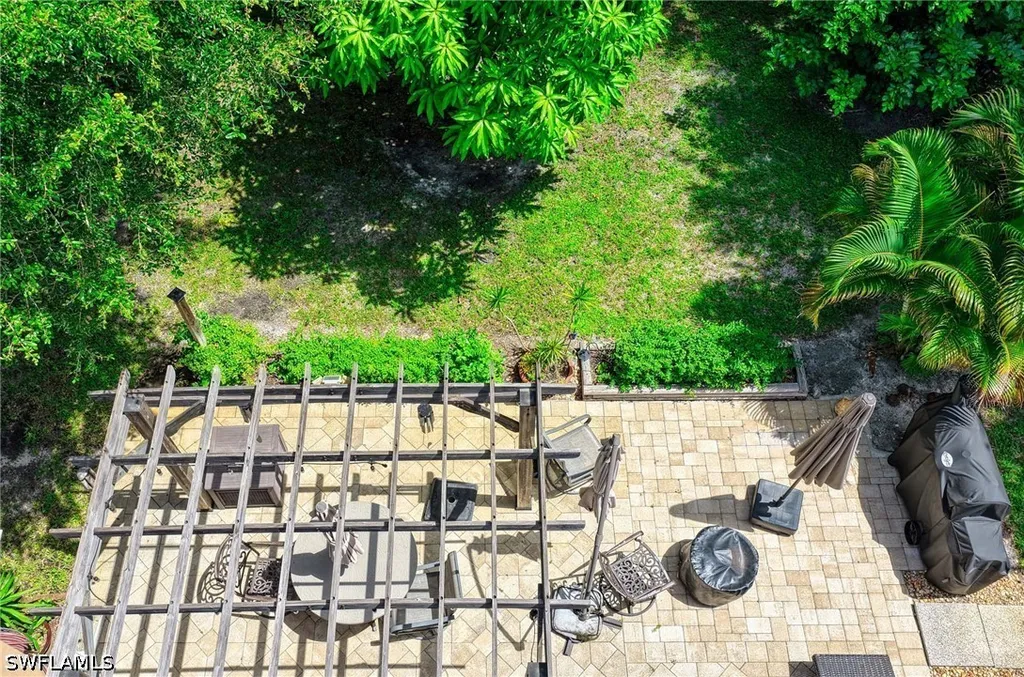 20 Maui Circle Naples FL 34112