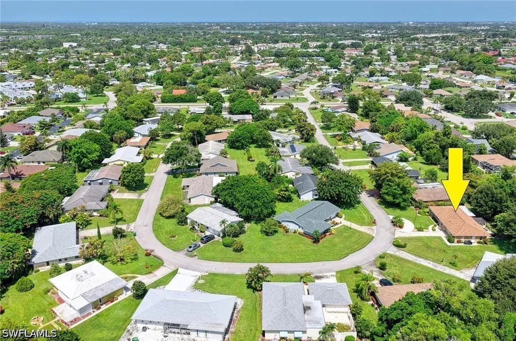 20 Maui Circle Naples FL 34112