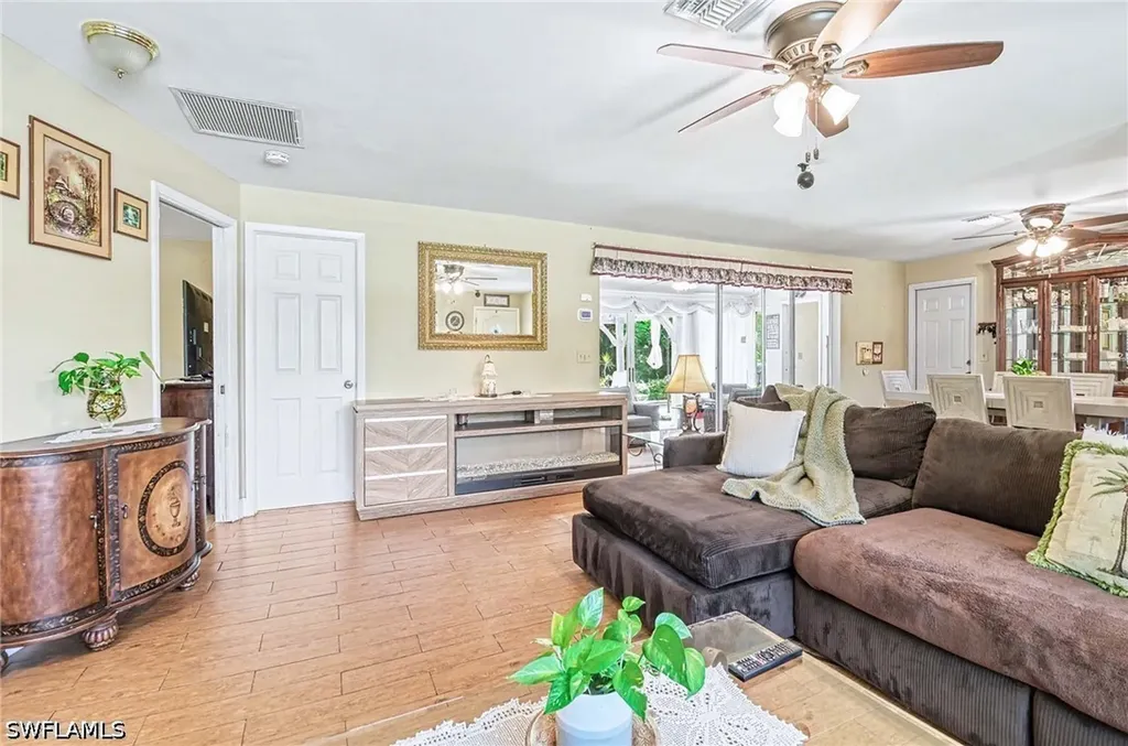 20 Maui Circle Naples FL 34112