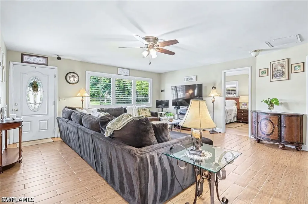 20 Maui Circle Naples FL 34112