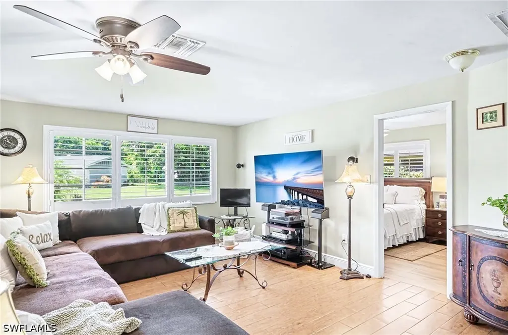 20 Maui Circle Naples FL 34112