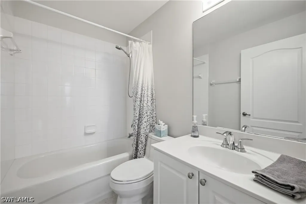 1953 Crestview Way Naples FL 34119