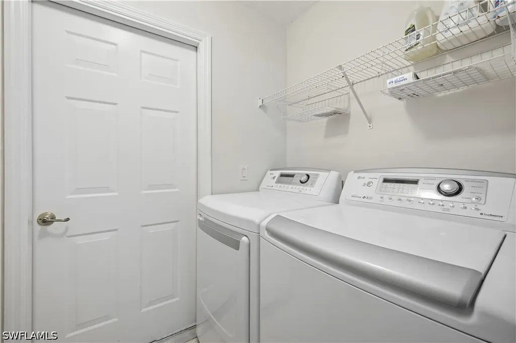 1953 Crestview Way Naples FL 34119