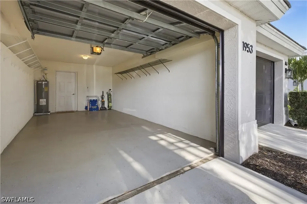 1953 Crestview Way Naples FL 34119