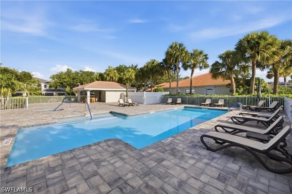 1953 Crestview Way Naples FL 34119