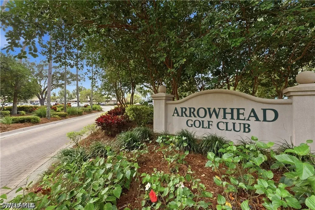 1953 Crestview Way Naples FL 34119