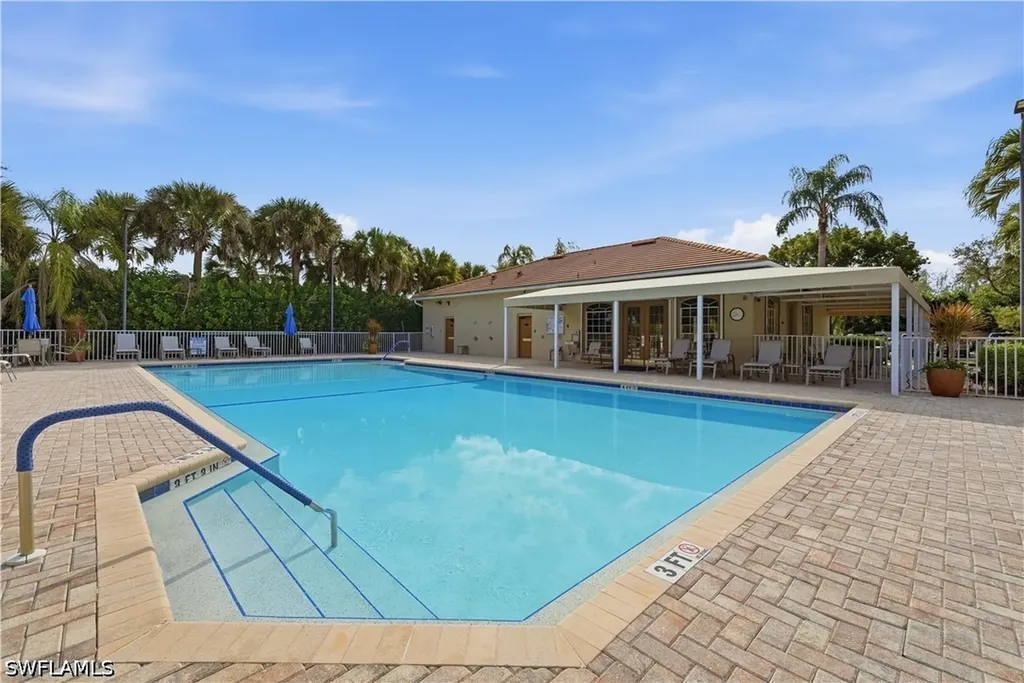 1953 Crestview Way Naples FL 34119