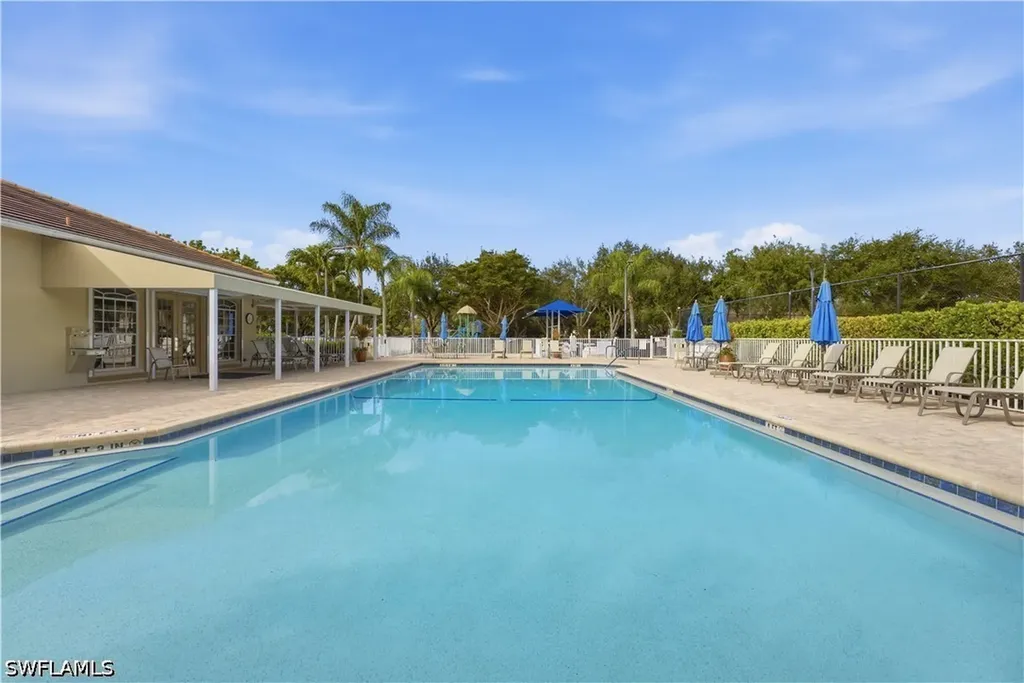 1953 Crestview Way Naples FL 34119