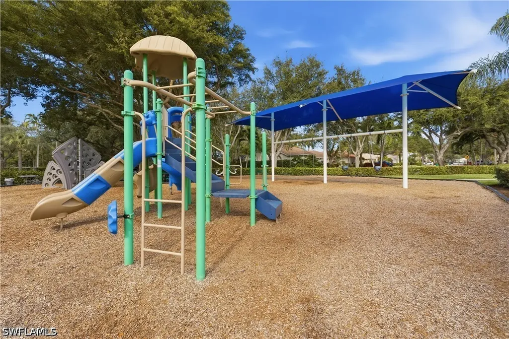 1953 Crestview Way Naples FL 34119