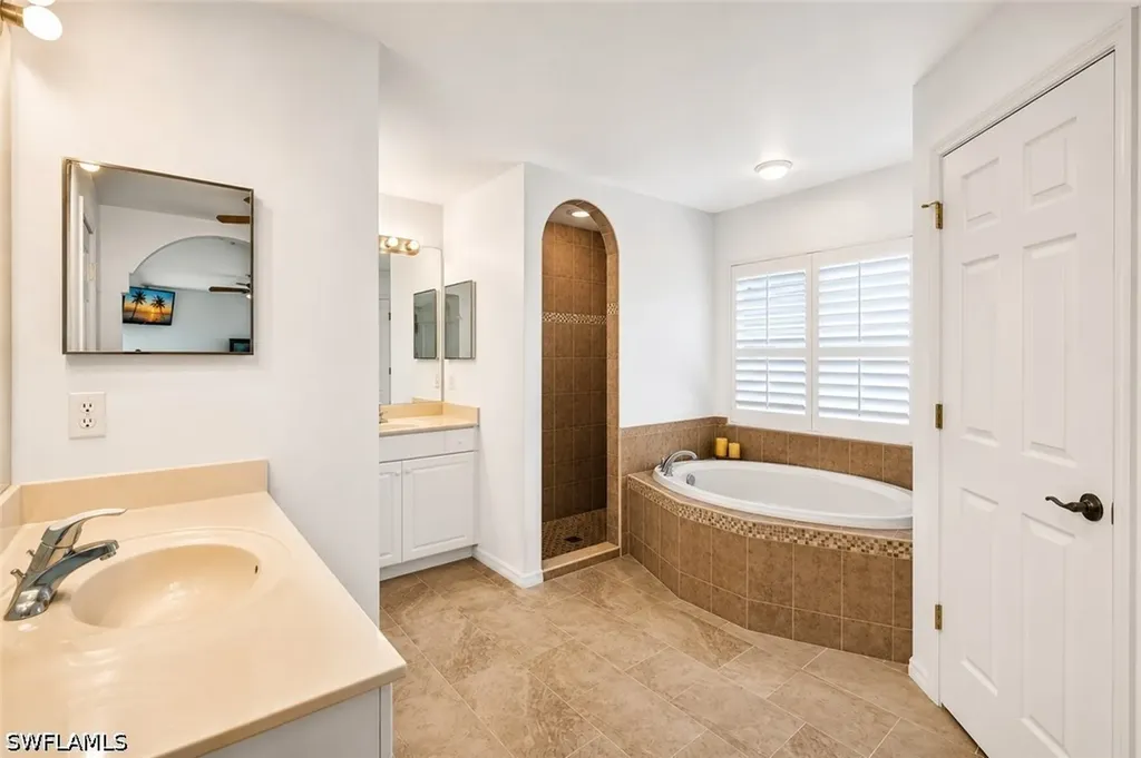 2703 NE Juanita Place Cape Coral FL 33909