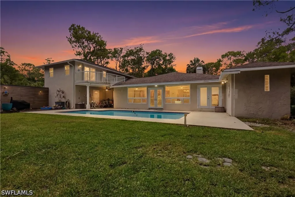 150 Logan Boulevard N Naples FL 34119