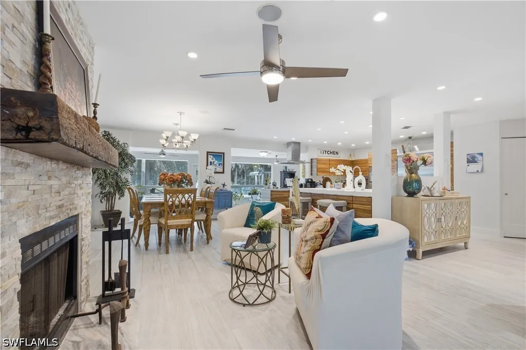 150 Logan Boulevard N Naples FL 34119