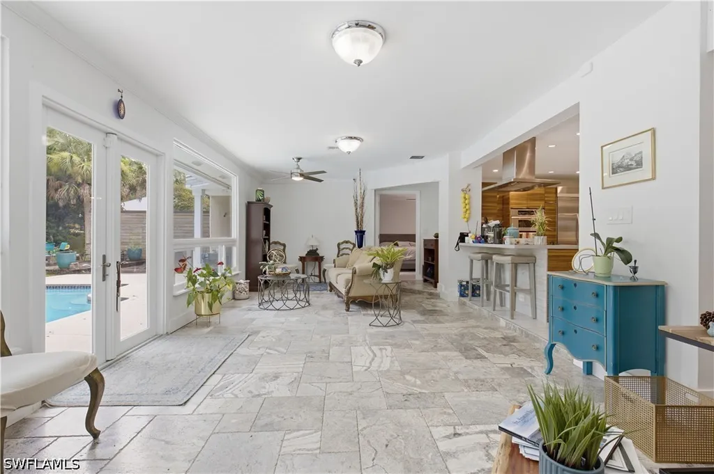 150 Logan Boulevard N Naples FL 34119