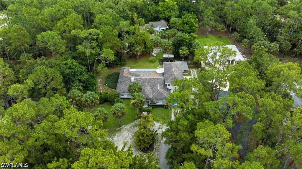 150 Logan Boulevard N Naples FL 34119
