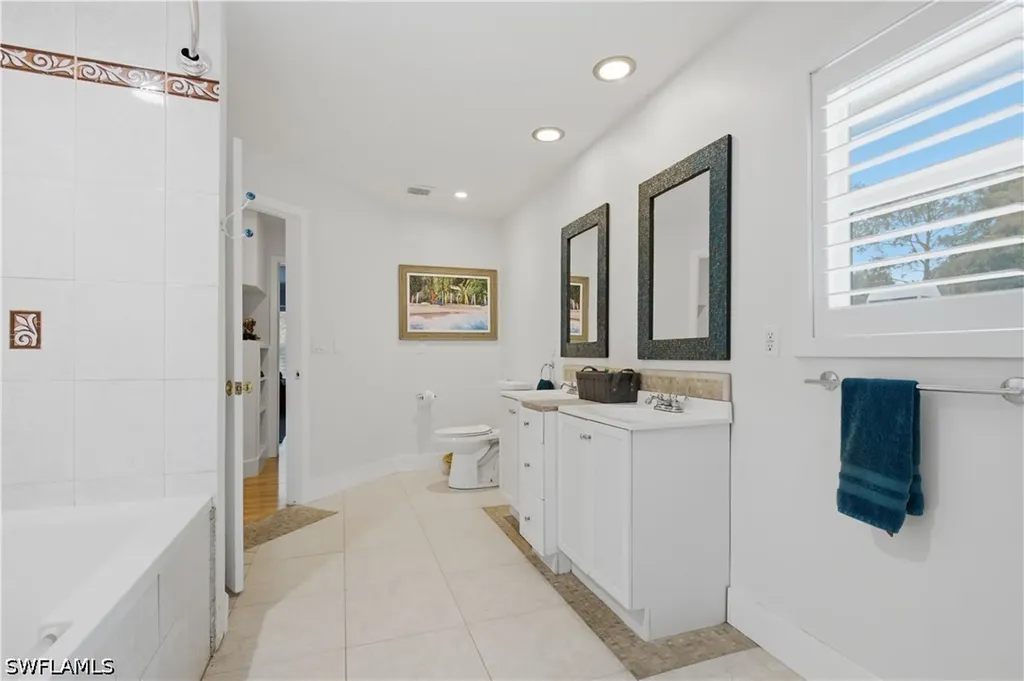 150 Logan Boulevard N Naples FL 34119