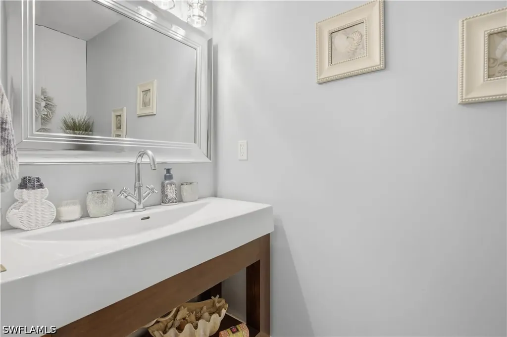 150 Logan Boulevard N Naples FL 34119