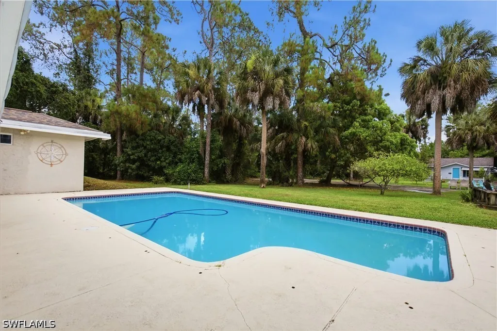 150 Logan Boulevard N Naples FL 34119