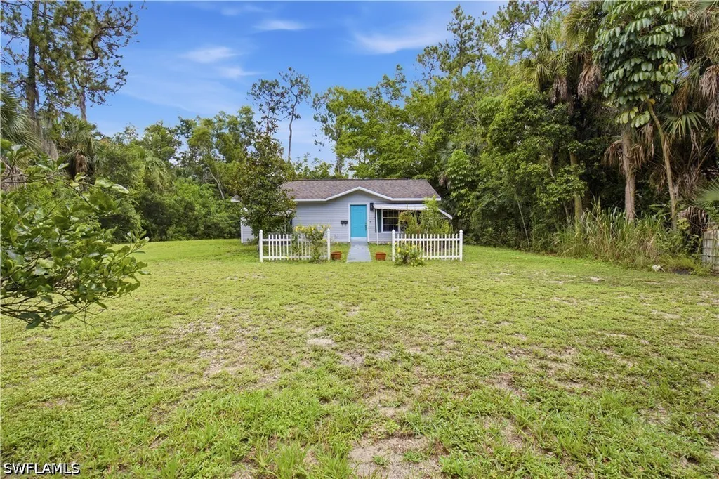 150 Logan Boulevard N Naples FL 34119