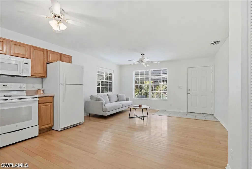150 Logan Boulevard N Naples FL 34119