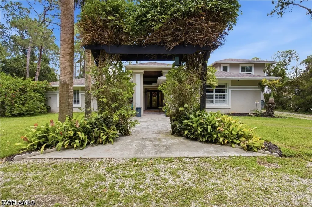 150 Logan Boulevard N Naples FL 34119