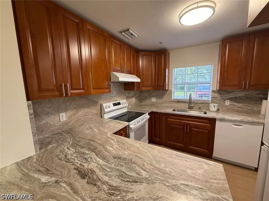 9051 Gervais Circle Naples FL 34120