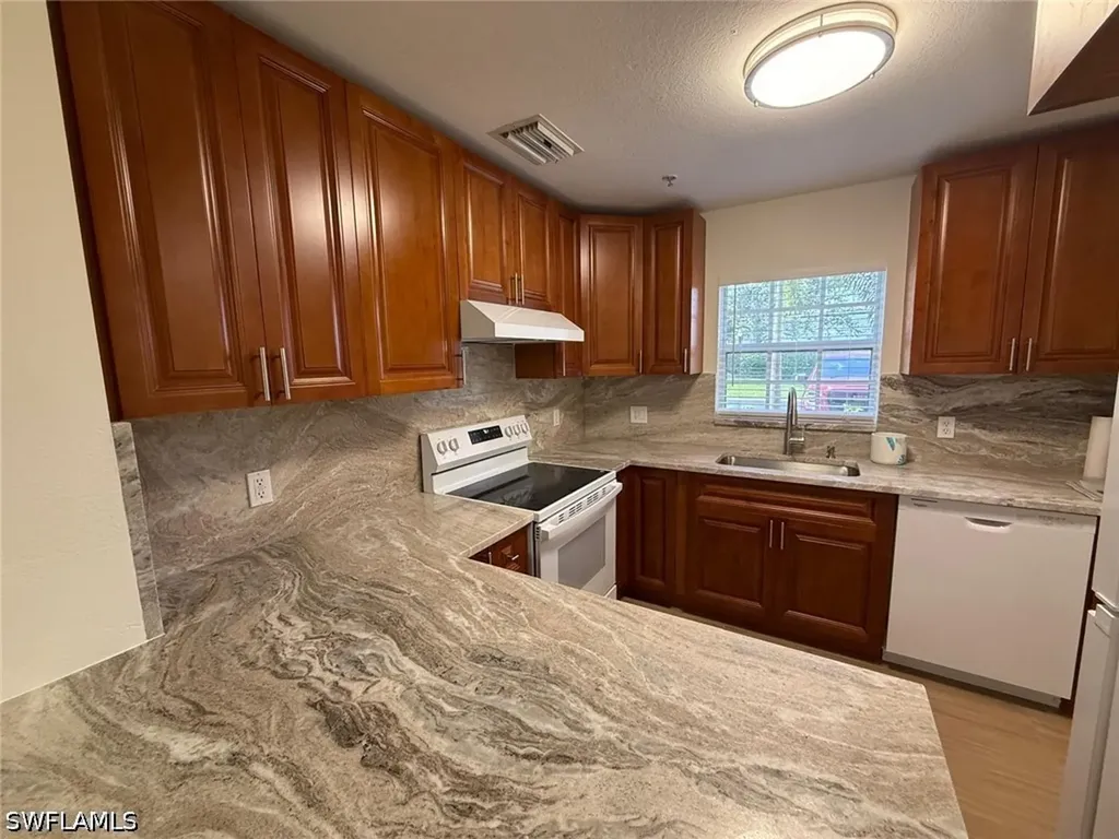 9051 Gervais Circle Naples FL 34120