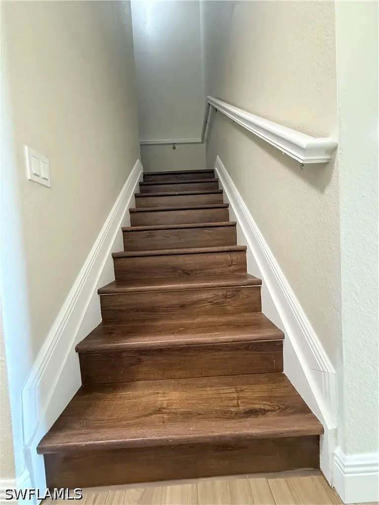 9051 Gervais Circle Naples FL 34120