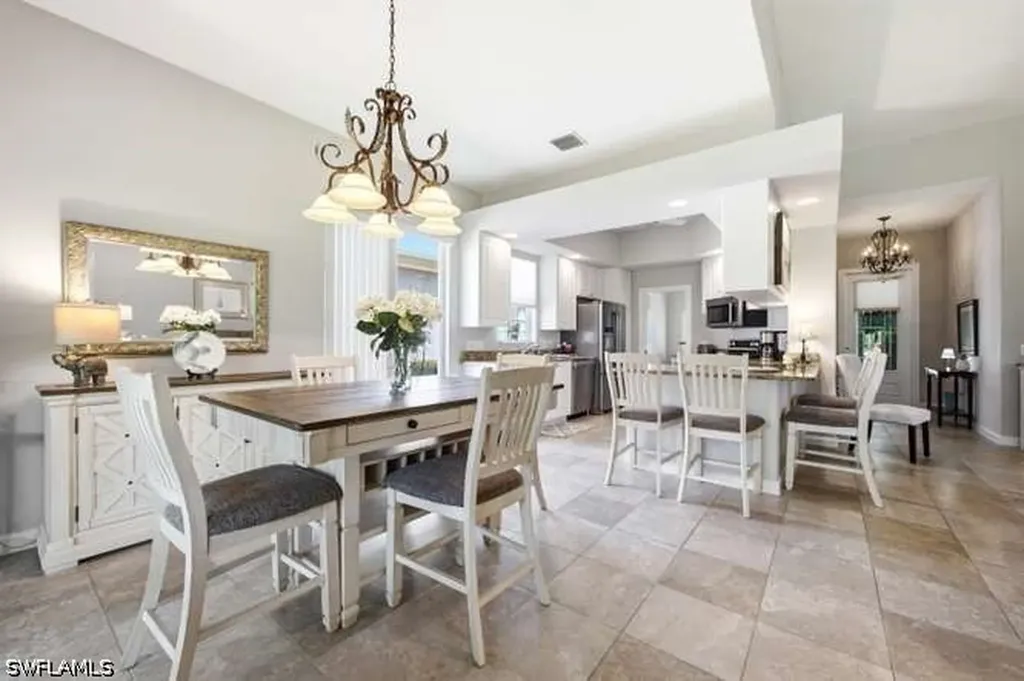 2314 Heydon Circle W Naples FL 34120