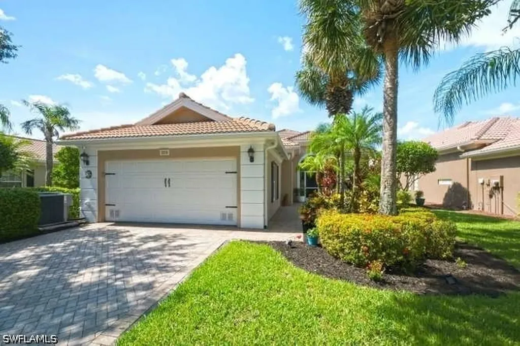 2314 Heydon Circle W Naples FL 34120