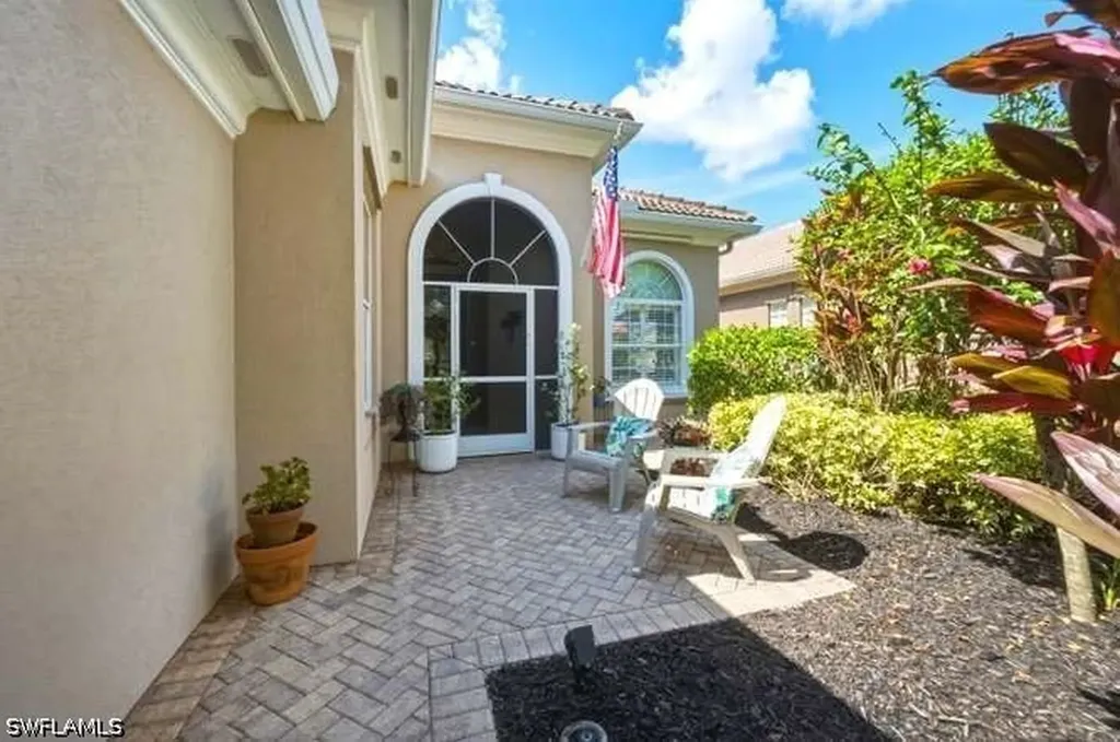 2314 Heydon Circle W Naples FL 34120