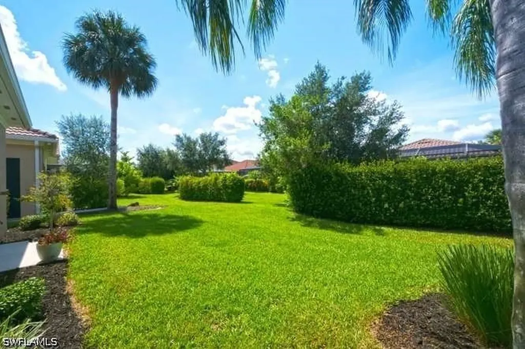 2314 Heydon Circle W Naples FL 34120