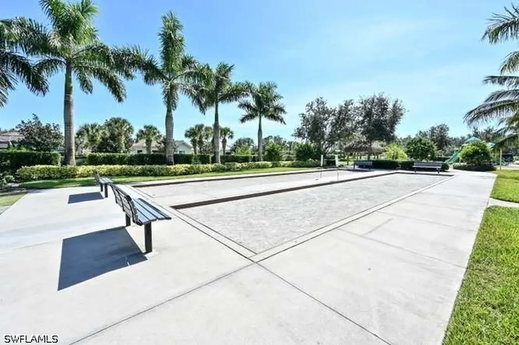 2314 Heydon Circle W Naples FL 34120