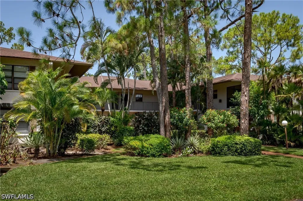 1733 Courtyard Way Naples FL 34112