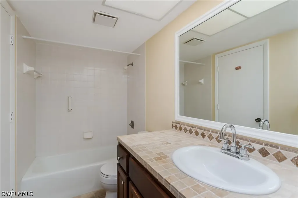 1733 Courtyard Way Naples FL 34112