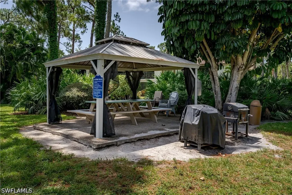 1733 Courtyard Way Naples FL 34112