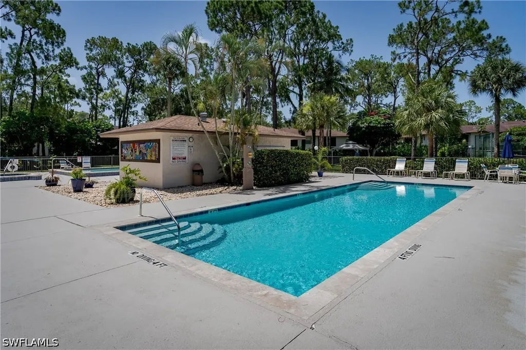 1733 Courtyard Way Naples FL 34112