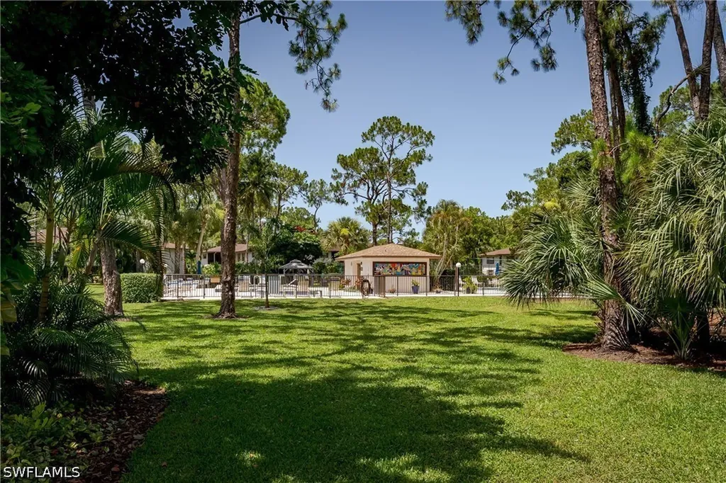 1733 Courtyard Way Naples FL 34112