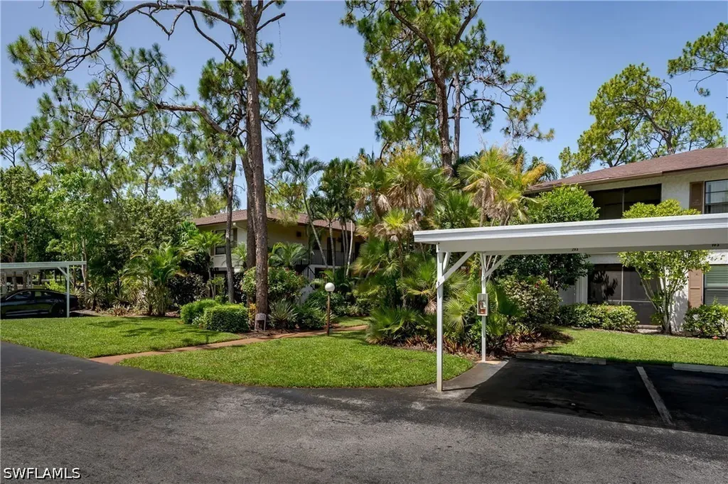 1733 Courtyard Way Naples FL 34112