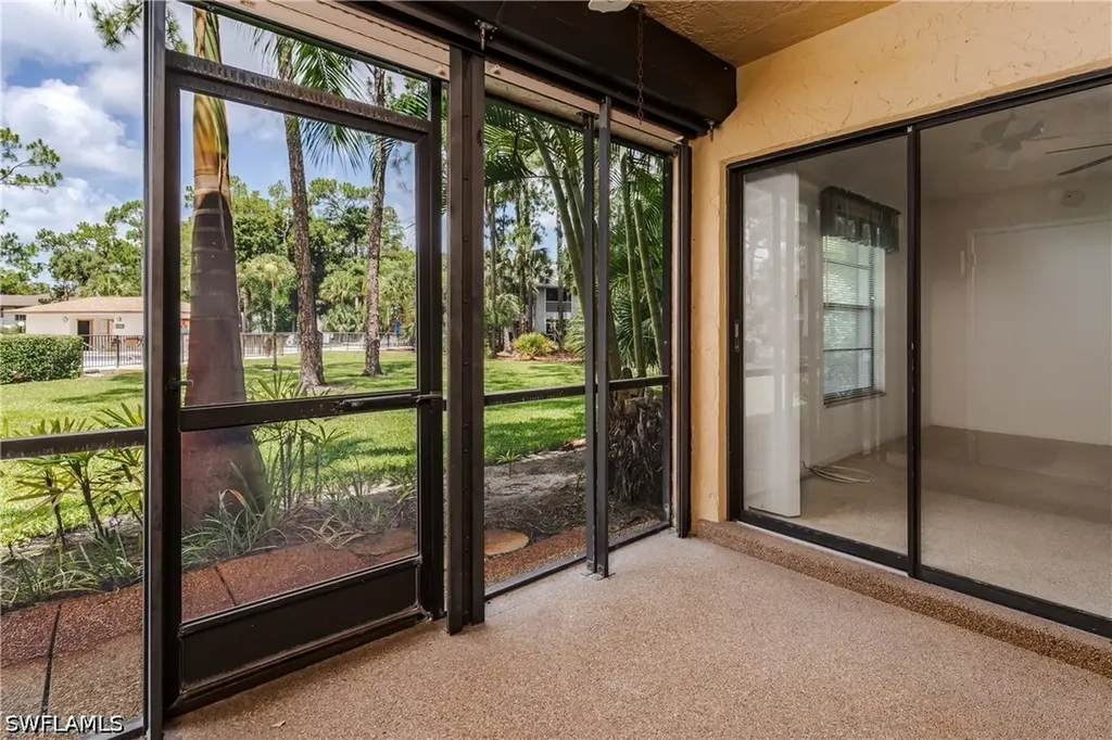 1733 Courtyard Way Naples FL 34112