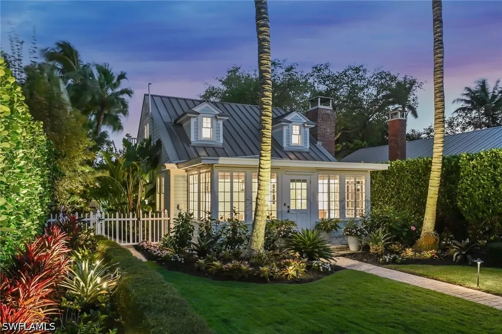 356 11th Avenue S Naples FL 34102