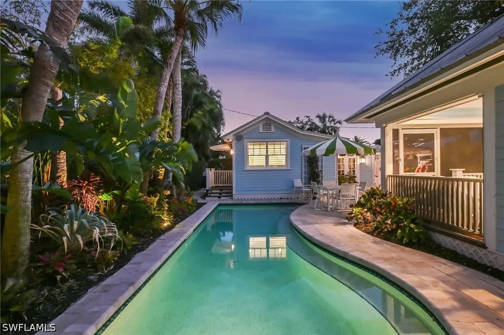 356 11th Avenue S Naples FL 34102