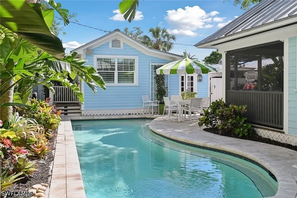 356 11th Avenue S Naples FL 34102