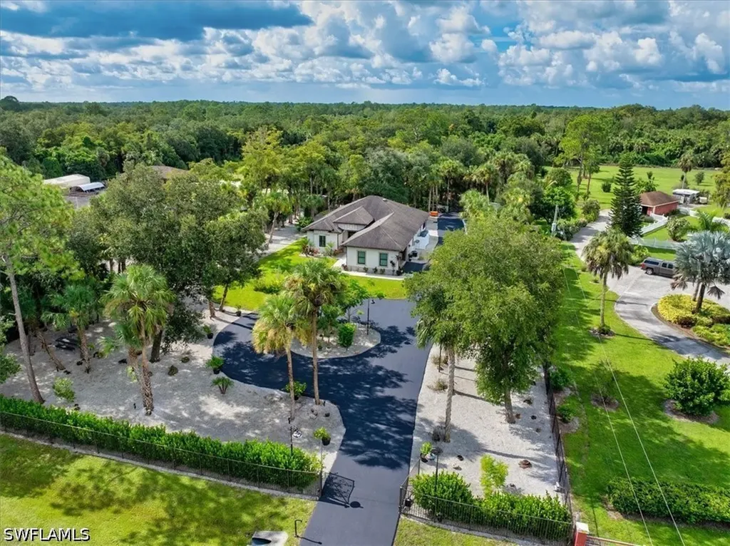 Naples FL, 328 16TH Avenue NW