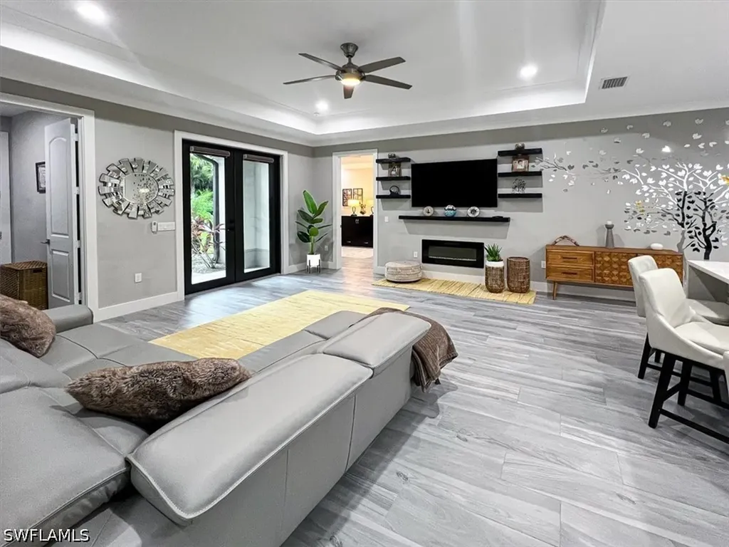 328 16th Avenue NW Naples FL 34120