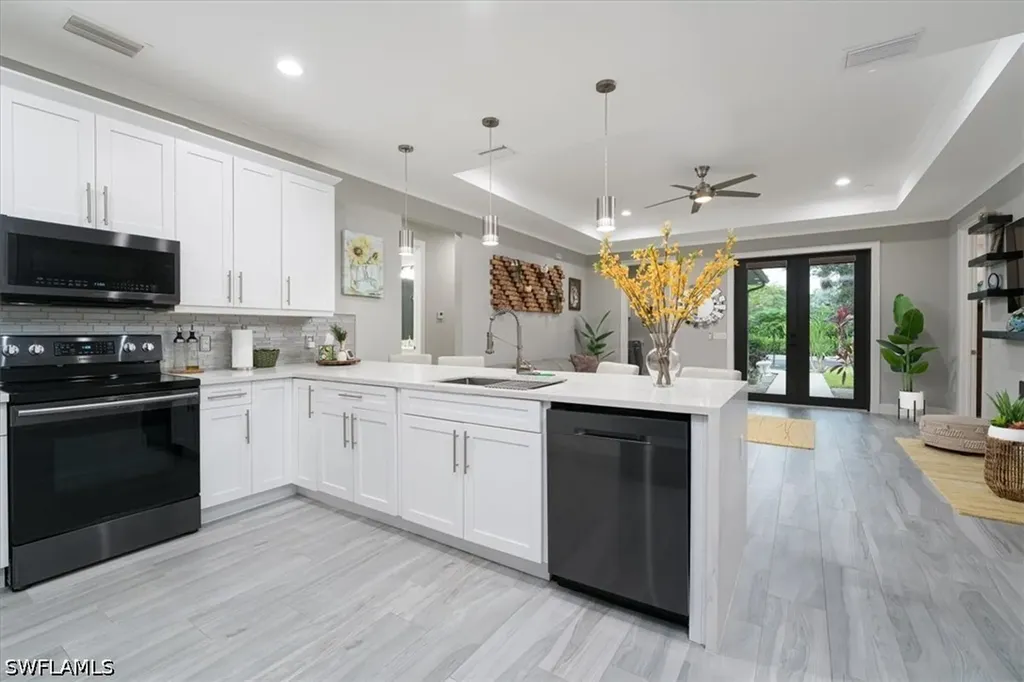 328 16th Avenue NW Naples FL 34120