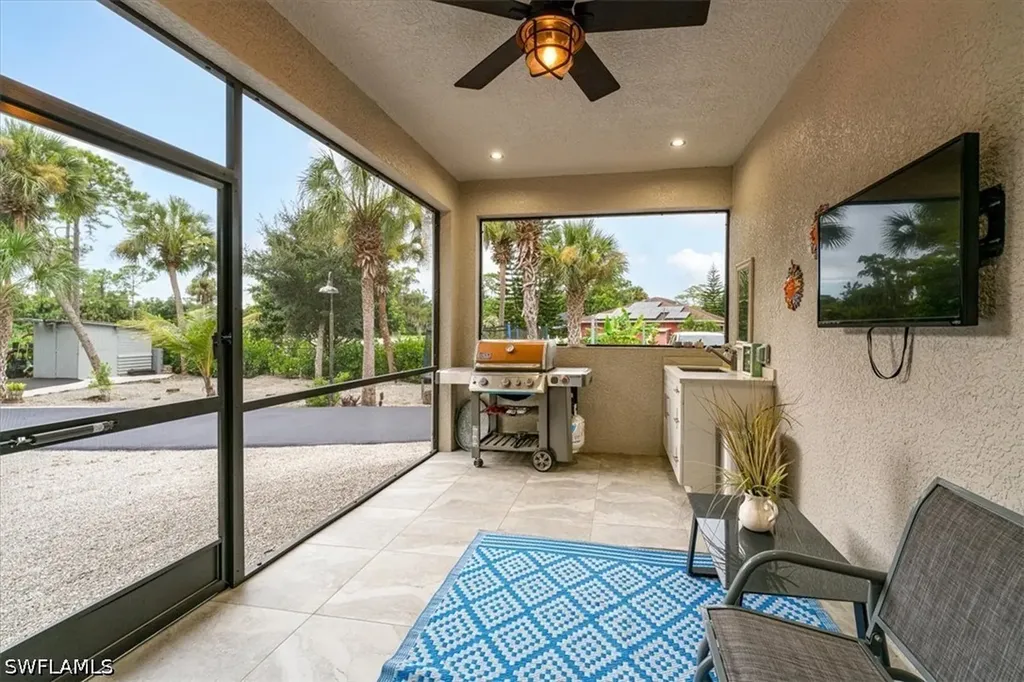 328 16th Avenue NW Naples FL 34120