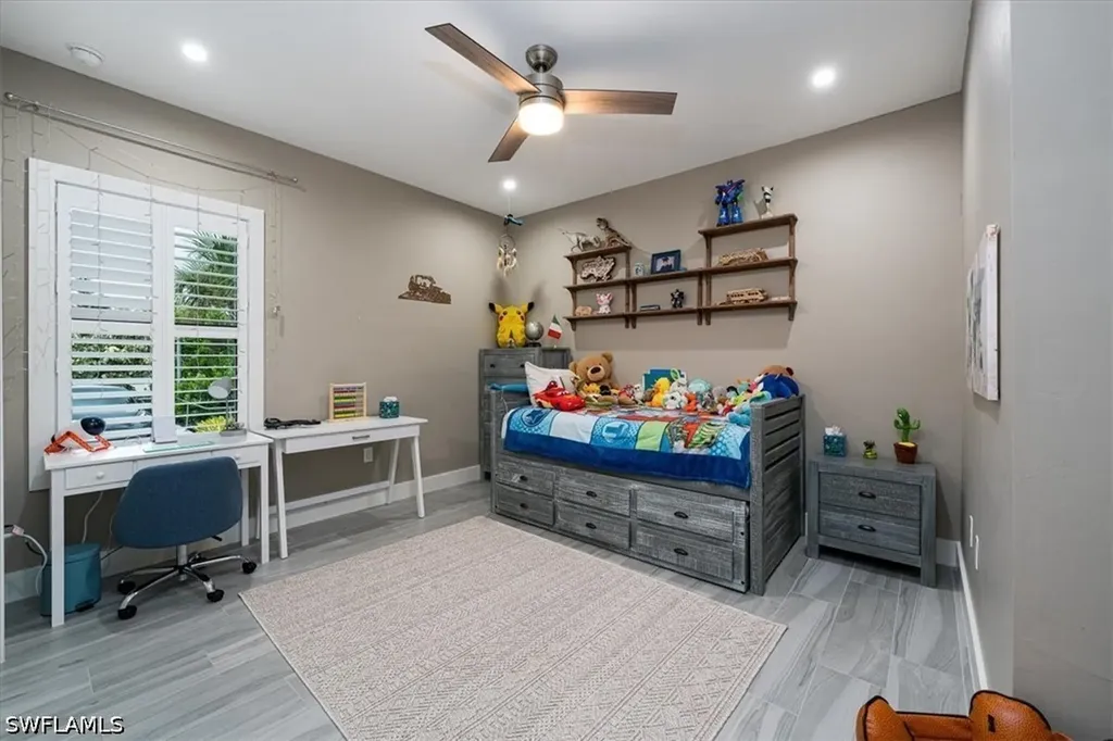 328 16th Avenue NW Naples FL 34120