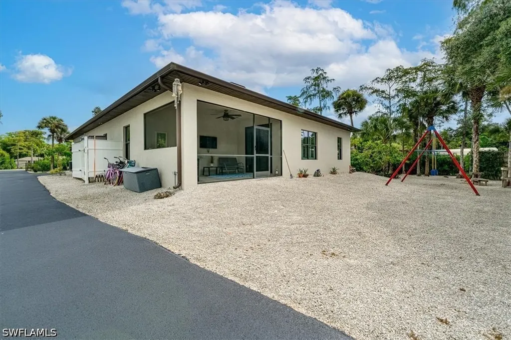 328 16th Avenue NW Naples FL 34120